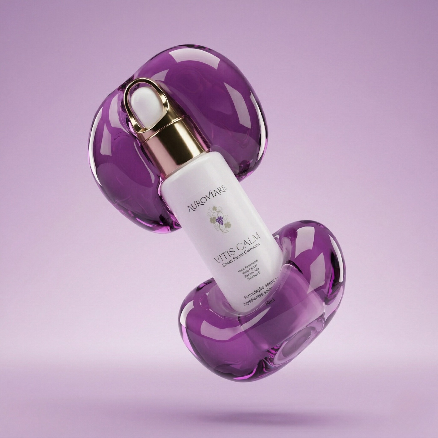 Sérum Vitis Calm envolto em forma líquida roxa